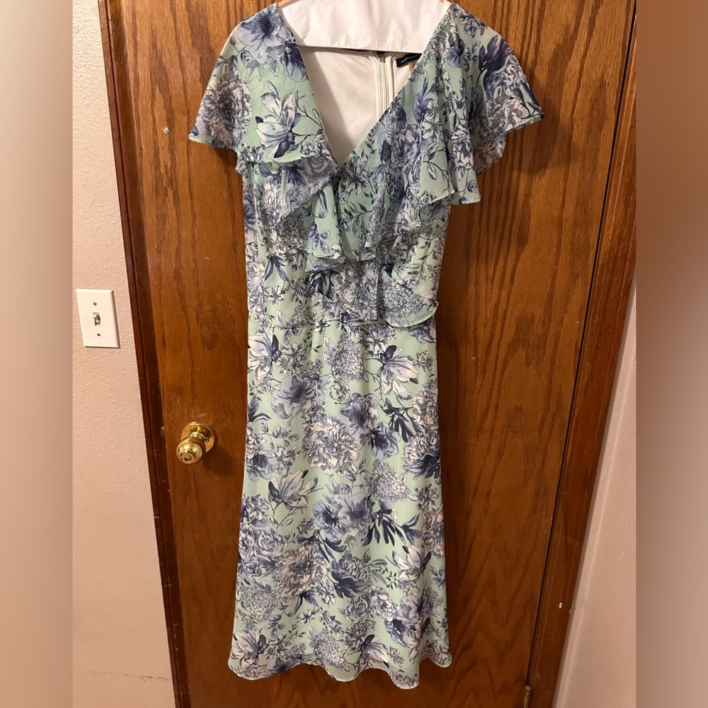 Spring plus size dress v-neck